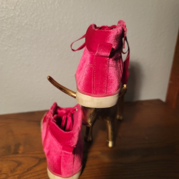 Gymboree Hot Pink Velvet High Top Sneaker Zip Side size 1 - Picture 2 of 5